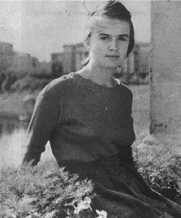 0000000000000000000000000000000000000000000000000000000000000000000000000000