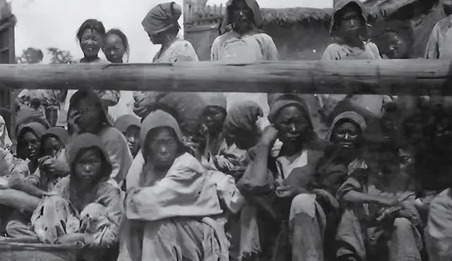 Ethnic Tibetans Flock to the Aid of the PLA - 1962!