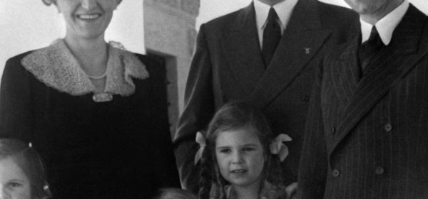 Joseph Goebbels, Family and Hitler!