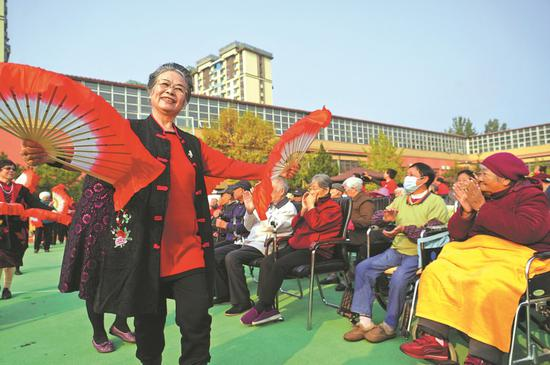 People Live Longer Under Socialism in China!