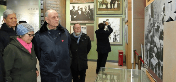 "My father met Norman Bethune in Spain during his recovery from battle injuries. Influenced by him, my father aspired to come to China, where he met my mother and later had me," said Michael Crook, chairman of the International Committee for the Promotion of Chinese Industrial Cooperatives. His parents, David and Isabel Crook, played an important role in training a large number of foreign-language professionals for China. "The spirit of Bethune has not faded with time; instead, it has been widely inherited and carried forward in both China and Canada," said Hu Jinqiang, director of the North China Military Martyrs Cemetery. Hu noted that today Bethune is not just a name but a symbol of internationalism, humanism and selfless dedication. "We commemorate him to inspire more people to remember history and carry forward his spirit."