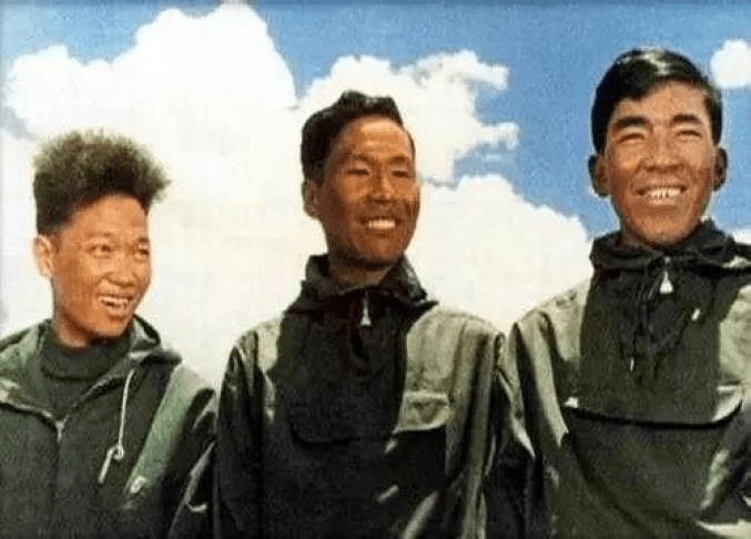 Wang Fuzhou, Gongbu, Qu Yinhua - 王富洲、贡布、屈银华