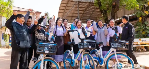 Laos Students Benefit from Chinese Internationalism!