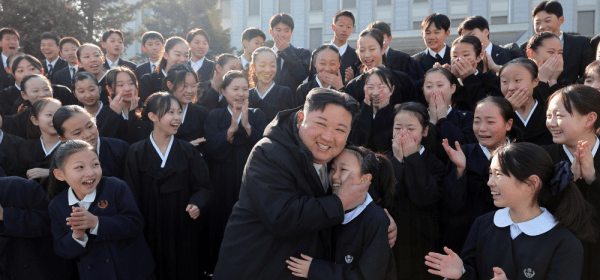 Kim Jong Un Greets His Fellow Koreans!