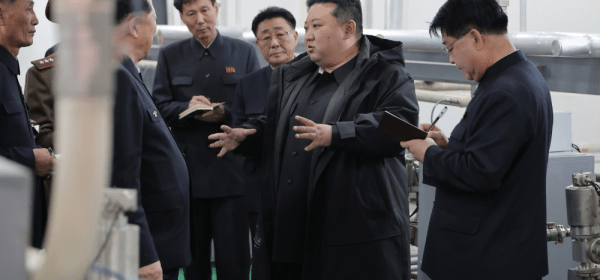 "Trump's Arse is this big"!