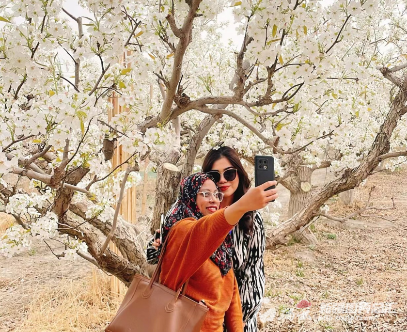 Uyghur People - Vibrant Xinjiang!