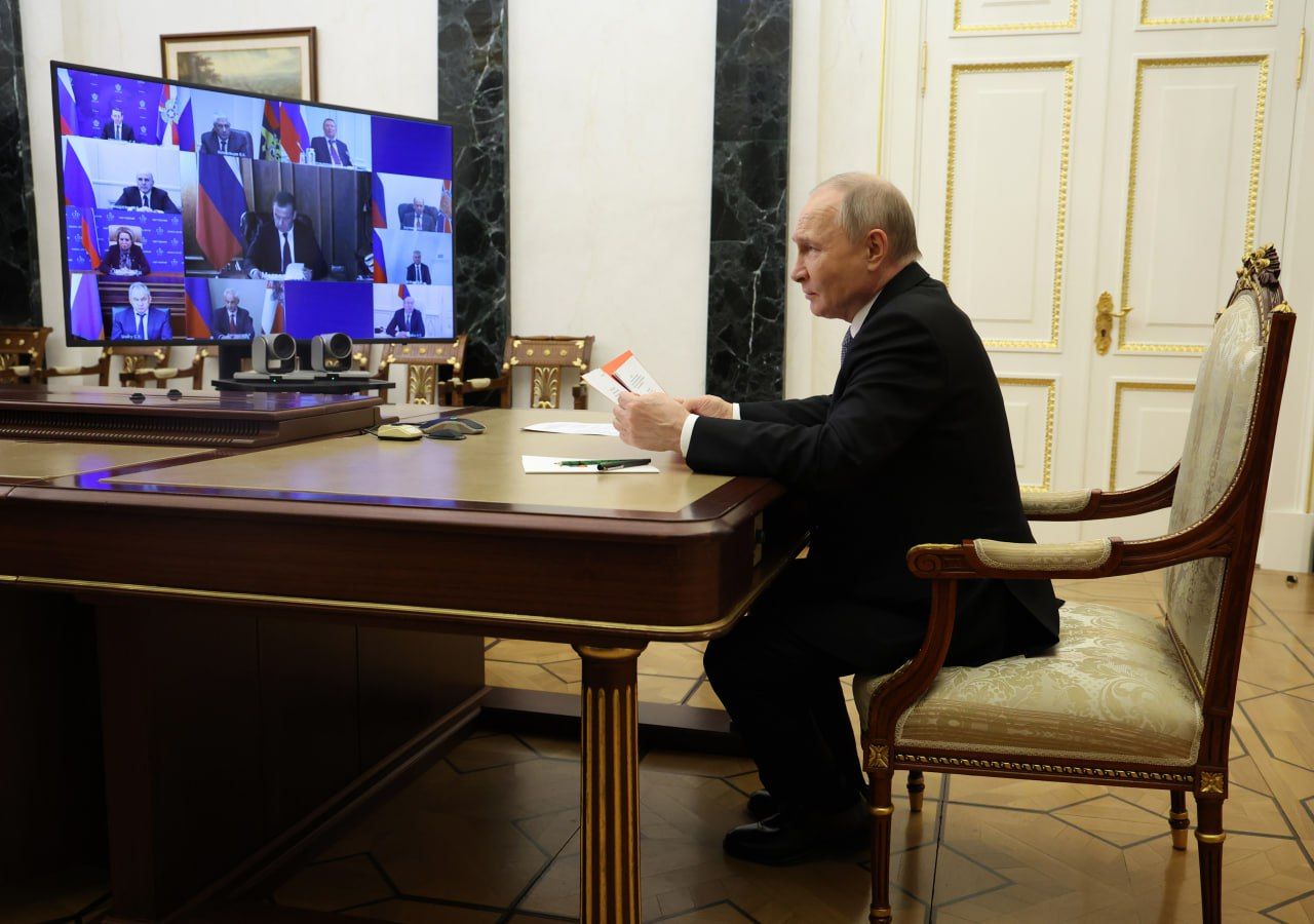 President Putin Describes the Russian Military-Industrial Complex!