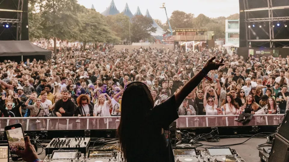 KKR Boycotted as Sponsors of the Brutal Zionist Regime in Gaza!