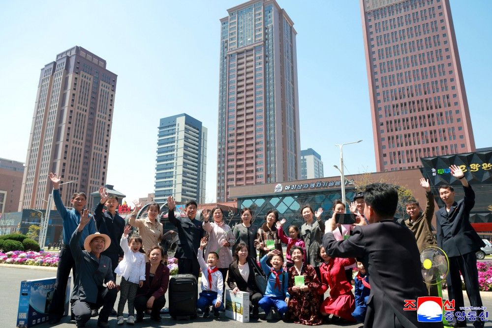 DPRK Builds Free Council Flats!