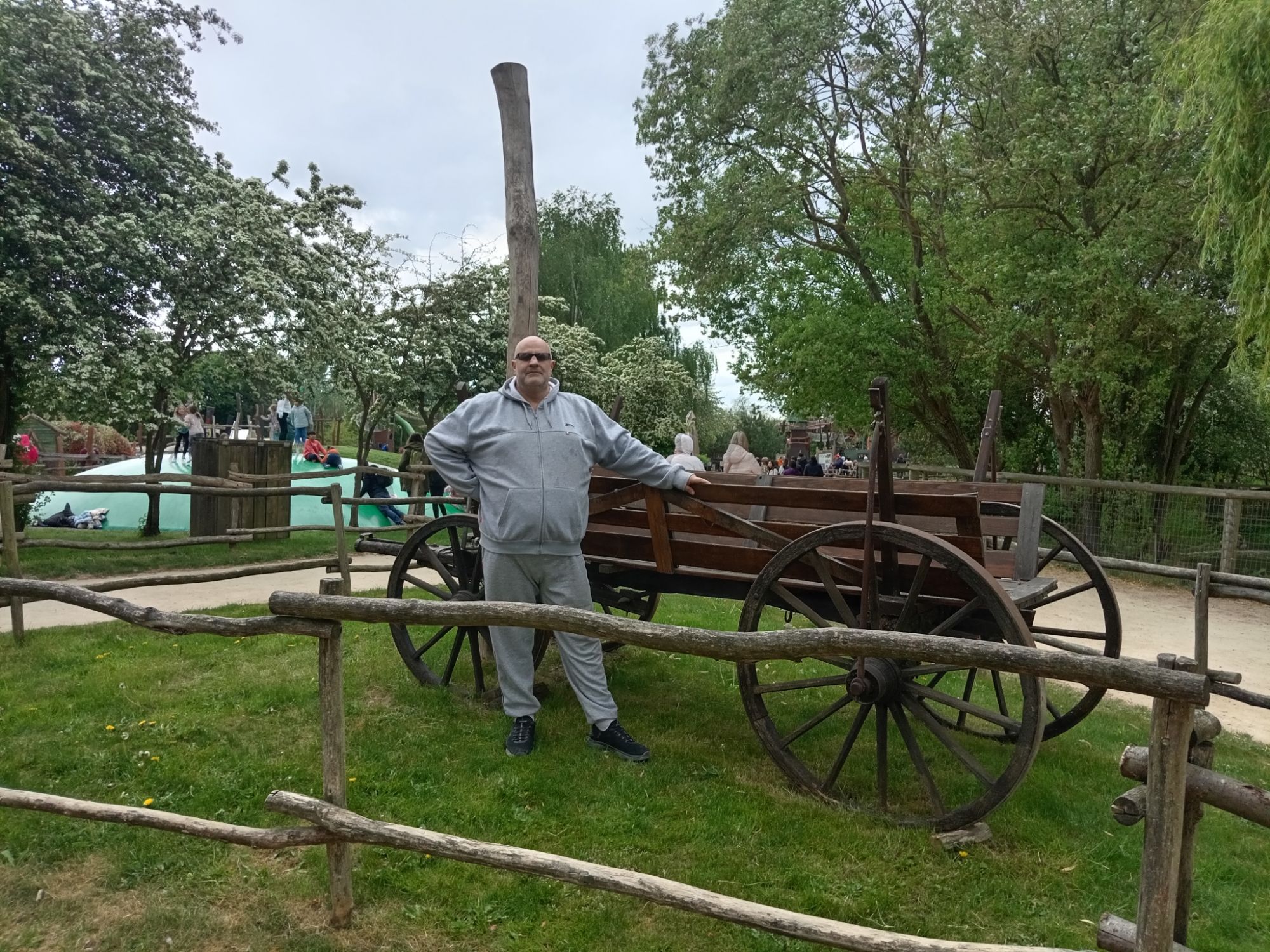 Wooden Wagon - Empty of Supplies!