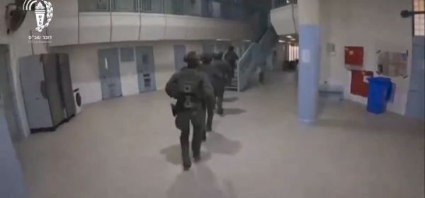 Zionist Nazis Run to Beat Their Prisoners!