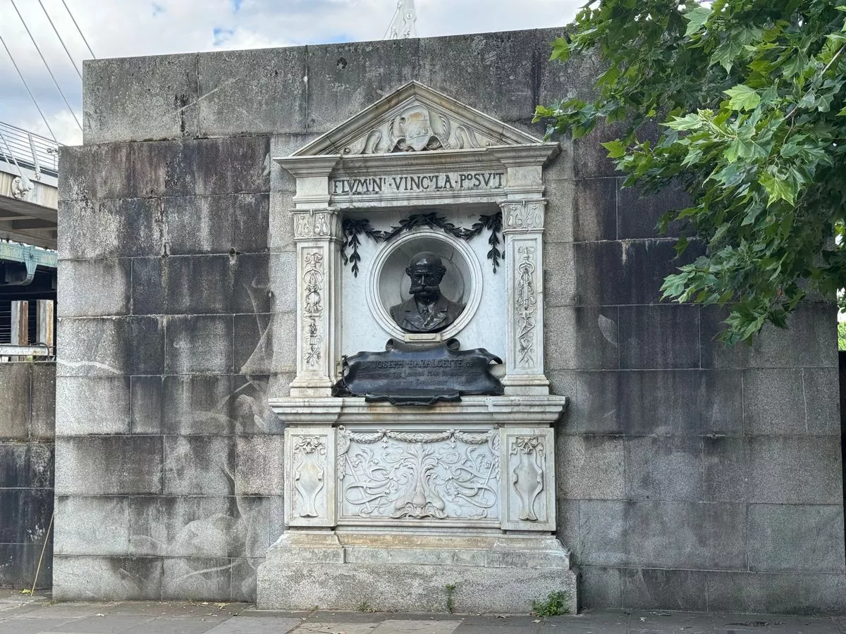 Sir Joseph Bazalgette Memorial is on Victoria Embankment (Image: Ines Santos/ MyLondon)