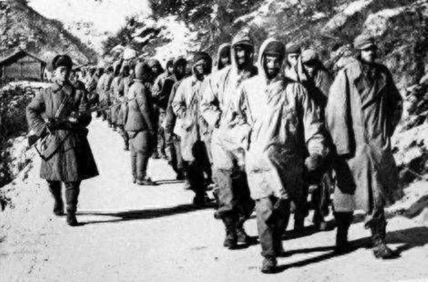 Tens of Thousands of US Soldiers Surrendered!