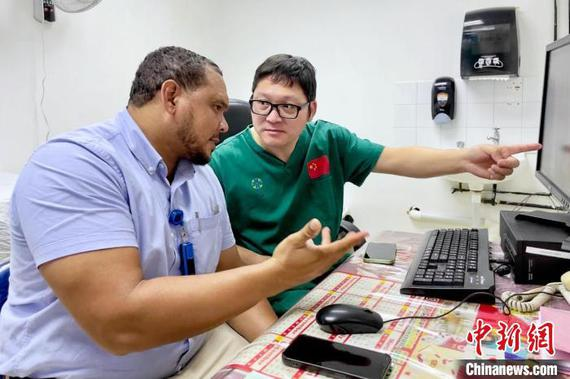 Chinese, Guyanese doctors jointly treat traffic victim!