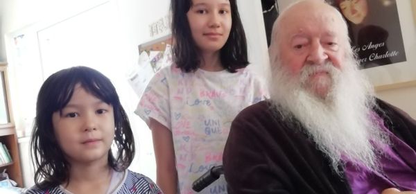 Moses Wave Man (Right) - Kai-Lin (Left) & Mai-An (Cente)