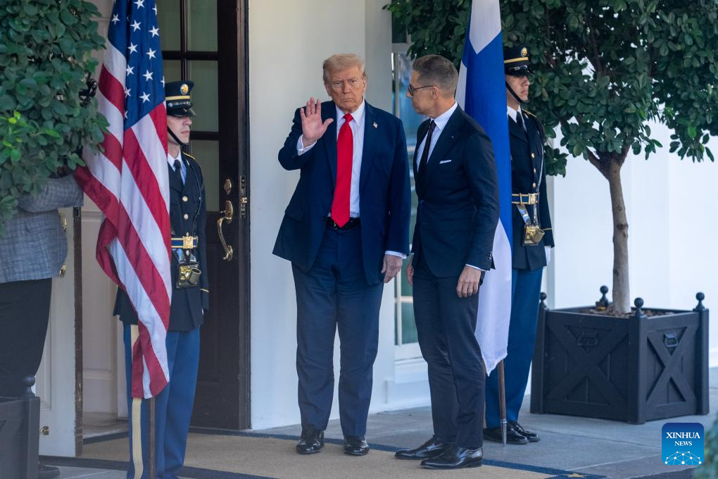 U.S. President Donald Trump (2nd L) welcomes Finnish President Alexander Stubb (2nd R) at the White House in Washington, D.C., the United States, Oct 9, 2025. (Xinhua/Hu Yousong)