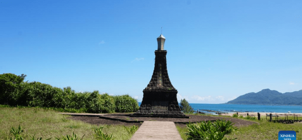 This photo taken on Oct. 13, 2025 shows a monument set up in memory of fights against Japanese invasion on the Yanliao shore of southeast China's Taiwan. (Xinhua/Qi Xianghui)