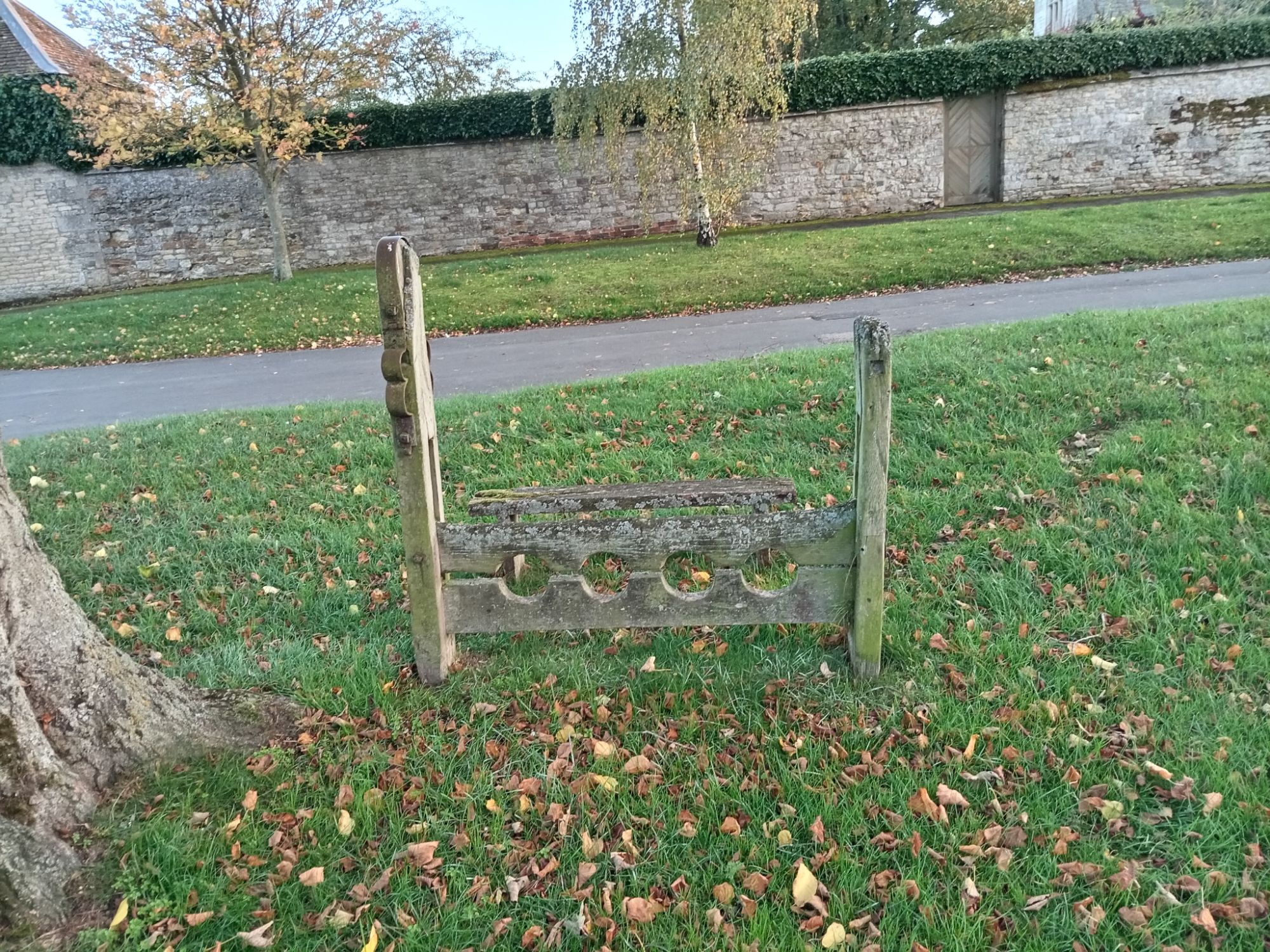 Rutland - Market Overton - Ancient Village Stocks!