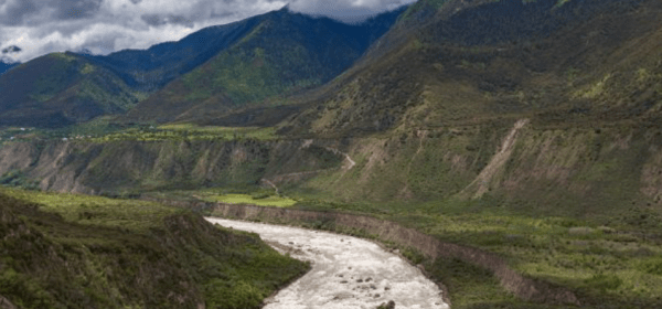 Critique The Diplomat - 2025