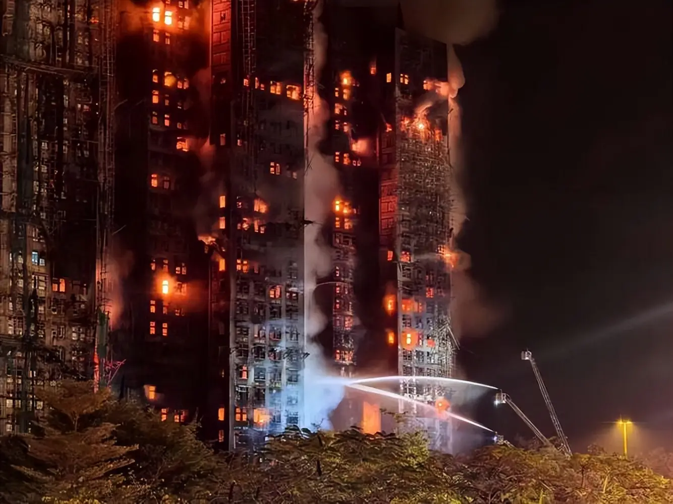 Fire-Fighters Risked Their Lives Trying to Save the Young, Elderly & Disabled!