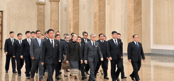 Lao Foreign Minister Visits Kumsusan Palace of Sun