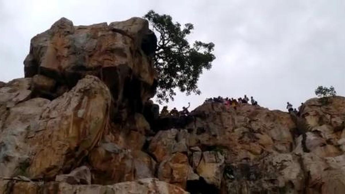 A view of the rock cliff of the Gampamallayya Swamy Temple.