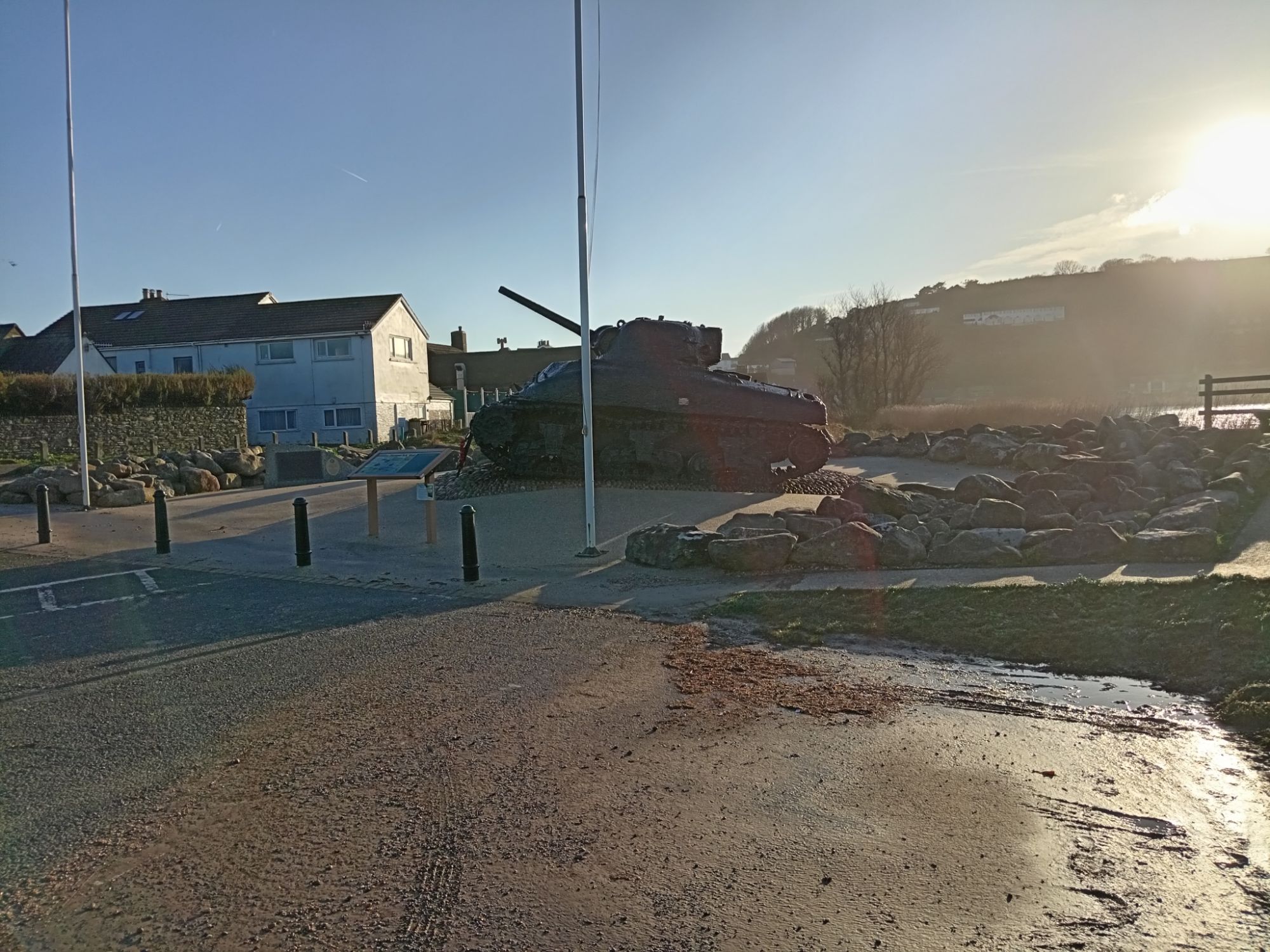 US Sherman Tank - WWII War Memorial!