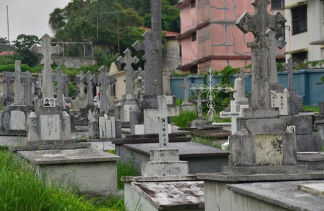 Hua An Cemetery (Thanks to Mr. Andre Li [李] - a Chinese Resident of Panama, for the Picture).