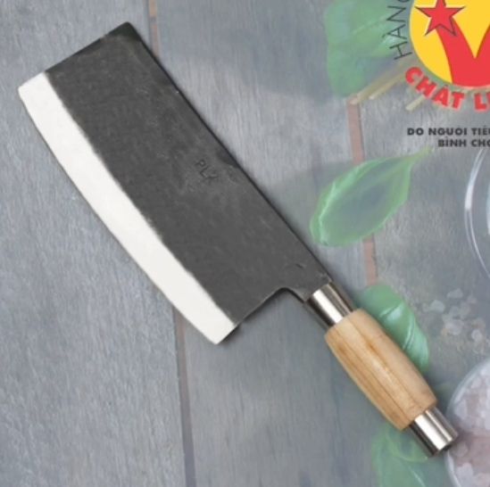 Weapon Used By Murderer - Đoàn Văn Sáng, a 57-year-old deputy head of the 4th Market Management Team in Lạng Sơn Province, Vietnam, and a serving civil servant.