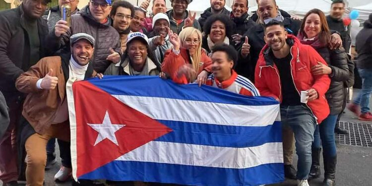 Cuban Community in Argentina Permitted to Protest US Terrorism in Venezuela!