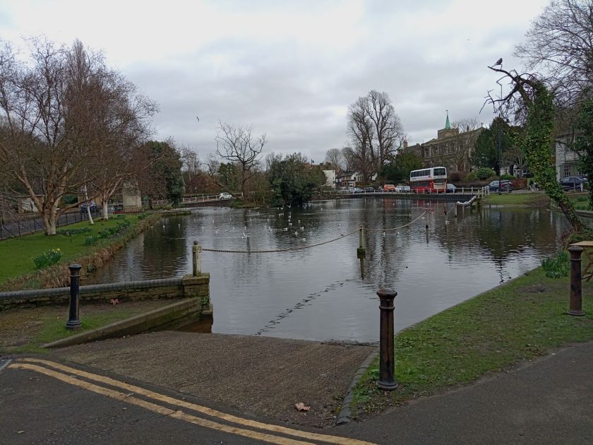 Carshalton Ponds - Slip-Way!