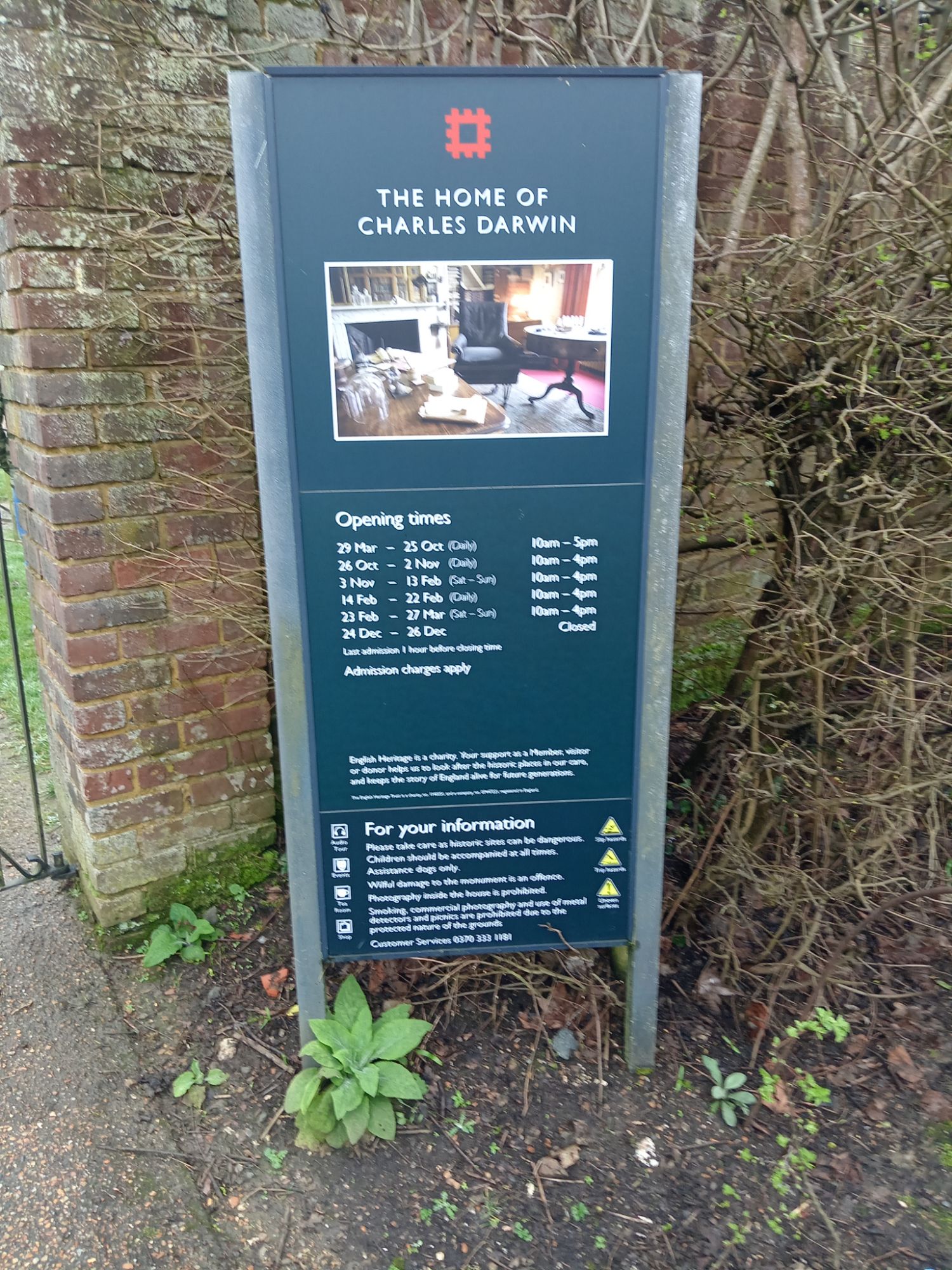 Visiting Charles Darwin's House - Das Kapital