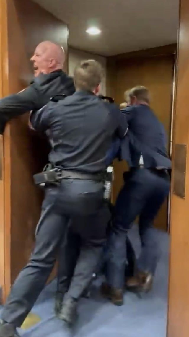 US Senator Tim Sheehy Breaks Hand of Former Marine Brian McGuinness for Protesting Against Military Campaign in Iran