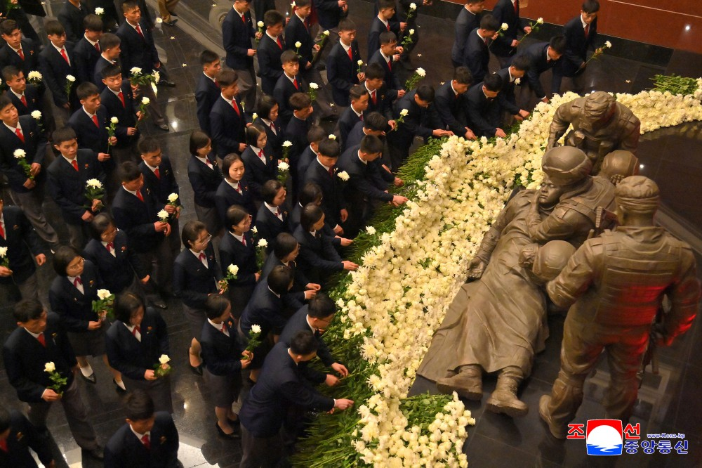 Monument to Martyrs of Overseas Military Operations Draws Endless Stream of Visitors