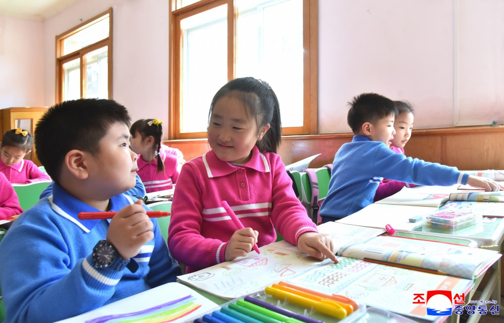 Socialist State Ensures Good Quality Education for Jorean Children!