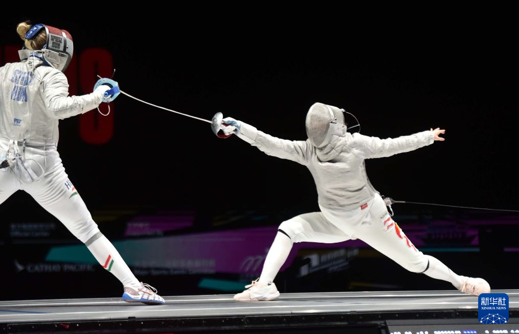 On July 29, Chinese athlete Pan Qimiao (right) competes in the competition.