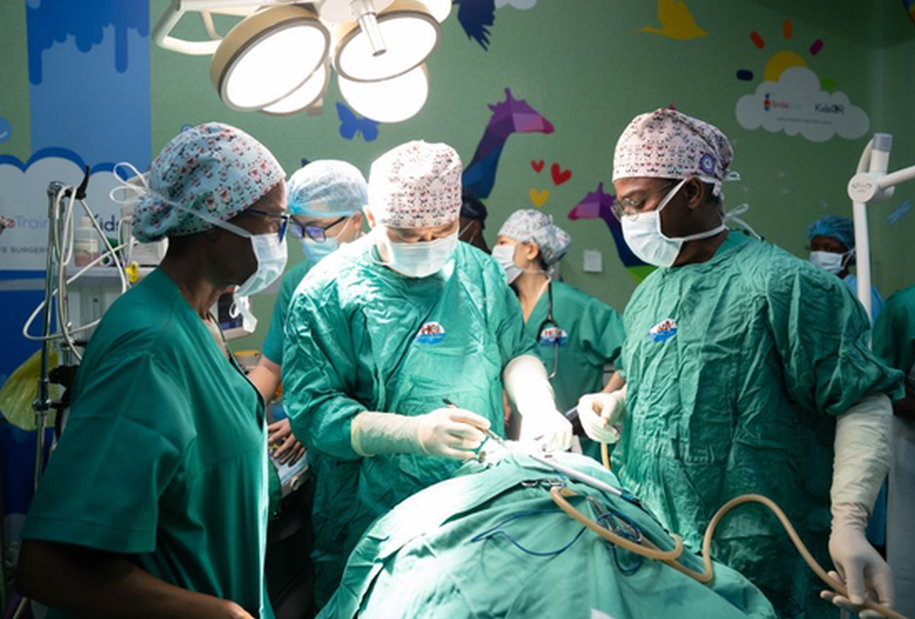 A Chinese medical team collaborates with doctors at Maputo Central Hospital in Mozambique to offer free screenings and reconstructive surgery to children with cleft lip, July 6, 2026. (Xinhua Photo)