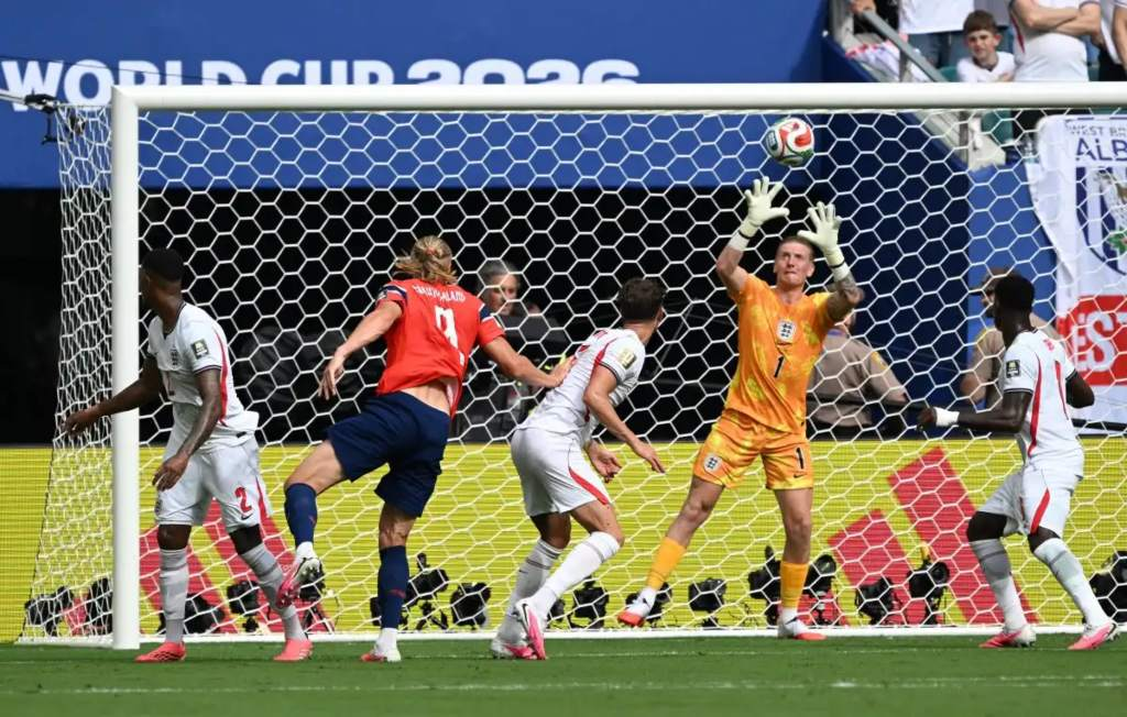 England Goalie - Pickford - Fends-Off Norway's Effort!