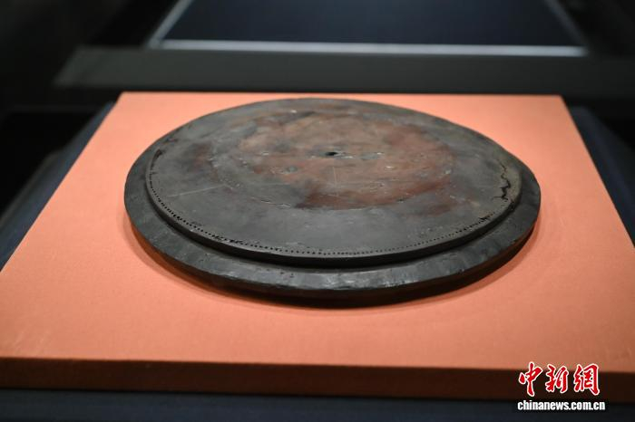 A celestial chart depicting the Twenty-Eight Mansions is on display at the Anhui Provincial Museum on July 1. (Photo by Zhang Qiang, China News Service)