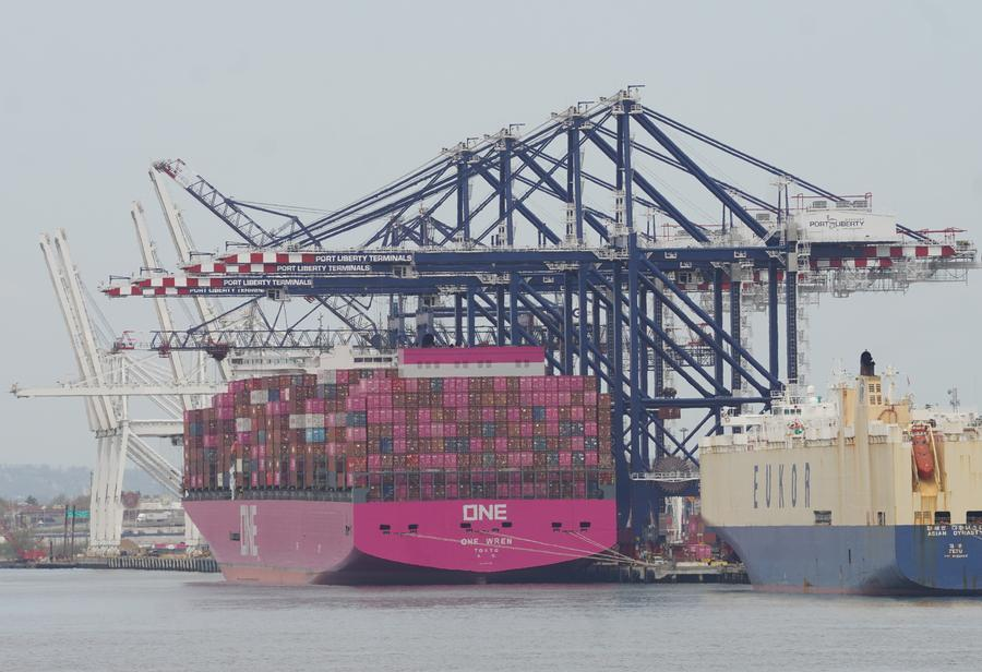 Photo taken on April 15, 2026 shows a container terminal of the Port of New York and New Jersey, which serves as a critical gateway for trade and a major logistics hub for the Northeast of U.S., in New York, the United States. (Xinhua/Zhang Fengguo)
