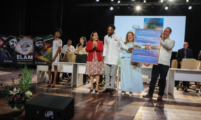 In the course recently concluded in Cuba, 735 young people from 62 countries graduated. Photo: Dunia Álvarez Palacios