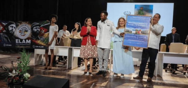 In the course recently concluded in Cuba, 735 young people from 62 countries graduated. Photo: Dunia Álvarez Palacios