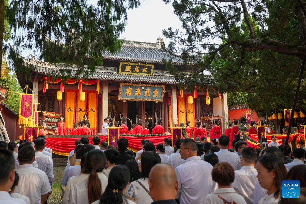 Confucius in Quzhou, east China's Zhejiang Province!