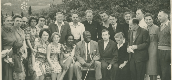 American communists Claudia Jones and Harry Winston in Yalta with a group of vacationers, 1962. Photo. Photographer Evgeny Khaldei.