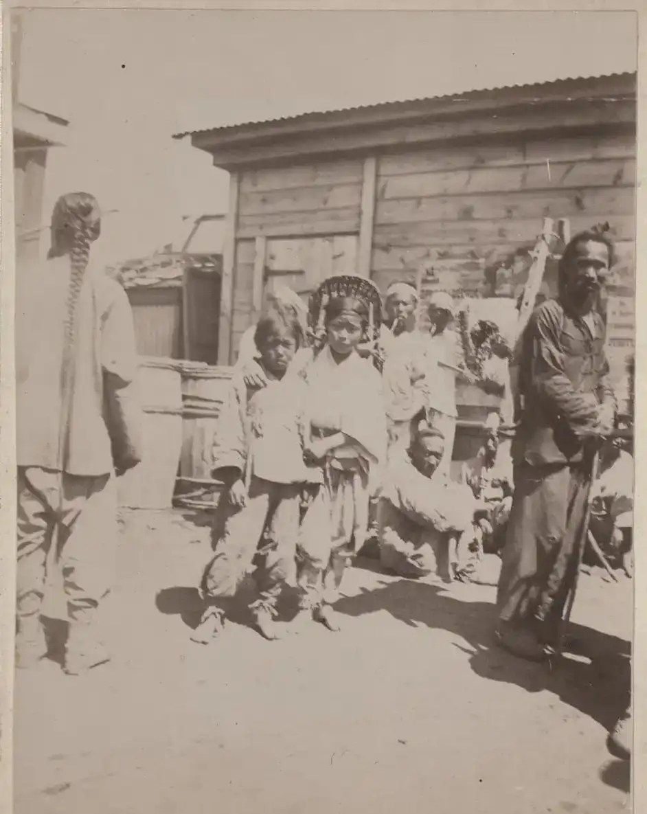 Undated Chinese in Russia Picture