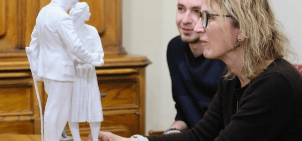 Russians Admire Soviet-Era Sculpture!