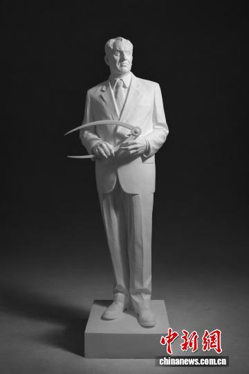 Liu Jiexiu's (柳洁修) Statue - at Handover Ceremony