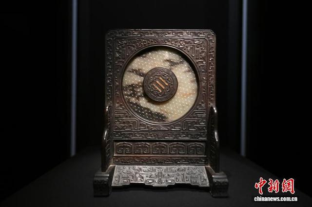 Exquisite Qing Art!